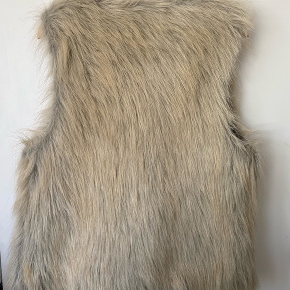 Sanctuary Faux Fur Vest NWOT - Picture 5 of 6
